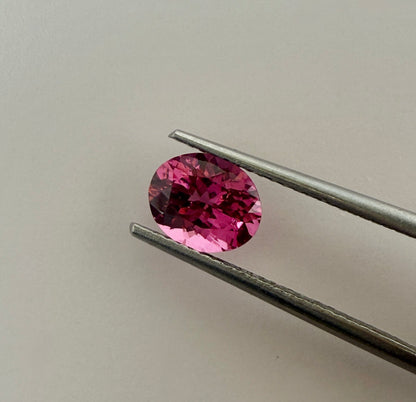 PG-AG-20-30 Mahenge Spinel 6.1 x 7.5 MM Oval 1.18cts
