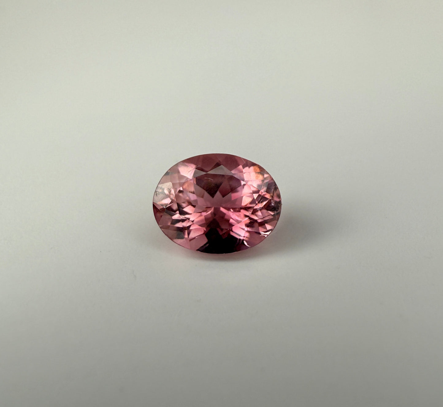 PG-I525-TR-22-EE Tourmaline 7.4 x 9.4 MM Oval 2.34cts