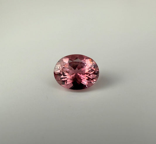 PG-I525-TR-22-EE Tourmaline 7.4 x 9.4 MM Oval 2.34cts