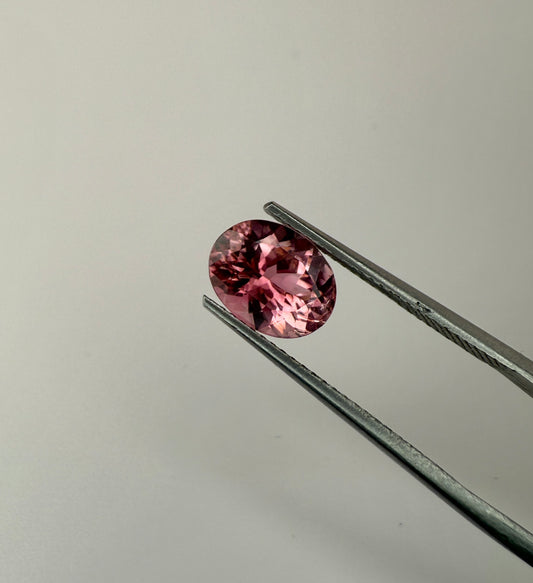 PG-I525-TR-22-EE Tourmaline 7.4 x 9.4 MM Oval 2.34cts