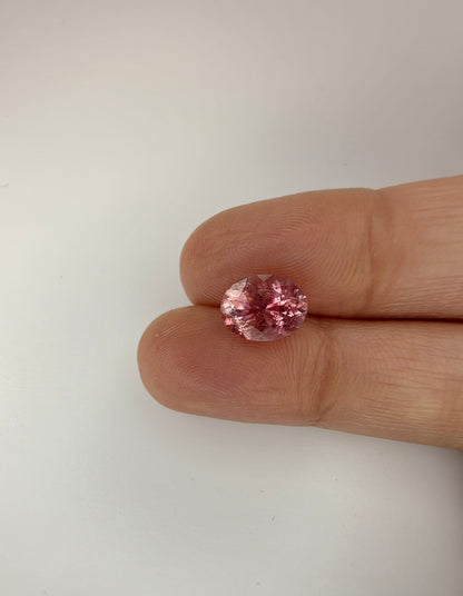 PG-I525-TR-22-EE Tourmaline 7.4 x 9.4 MM Oval 2.34cts
