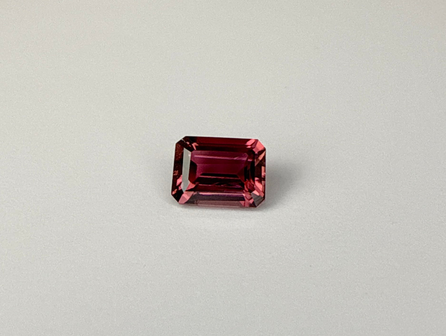 PG-I525-TR-30-EE Tourmaline 5.2 x 7.2 MM Emerald 1.12cts