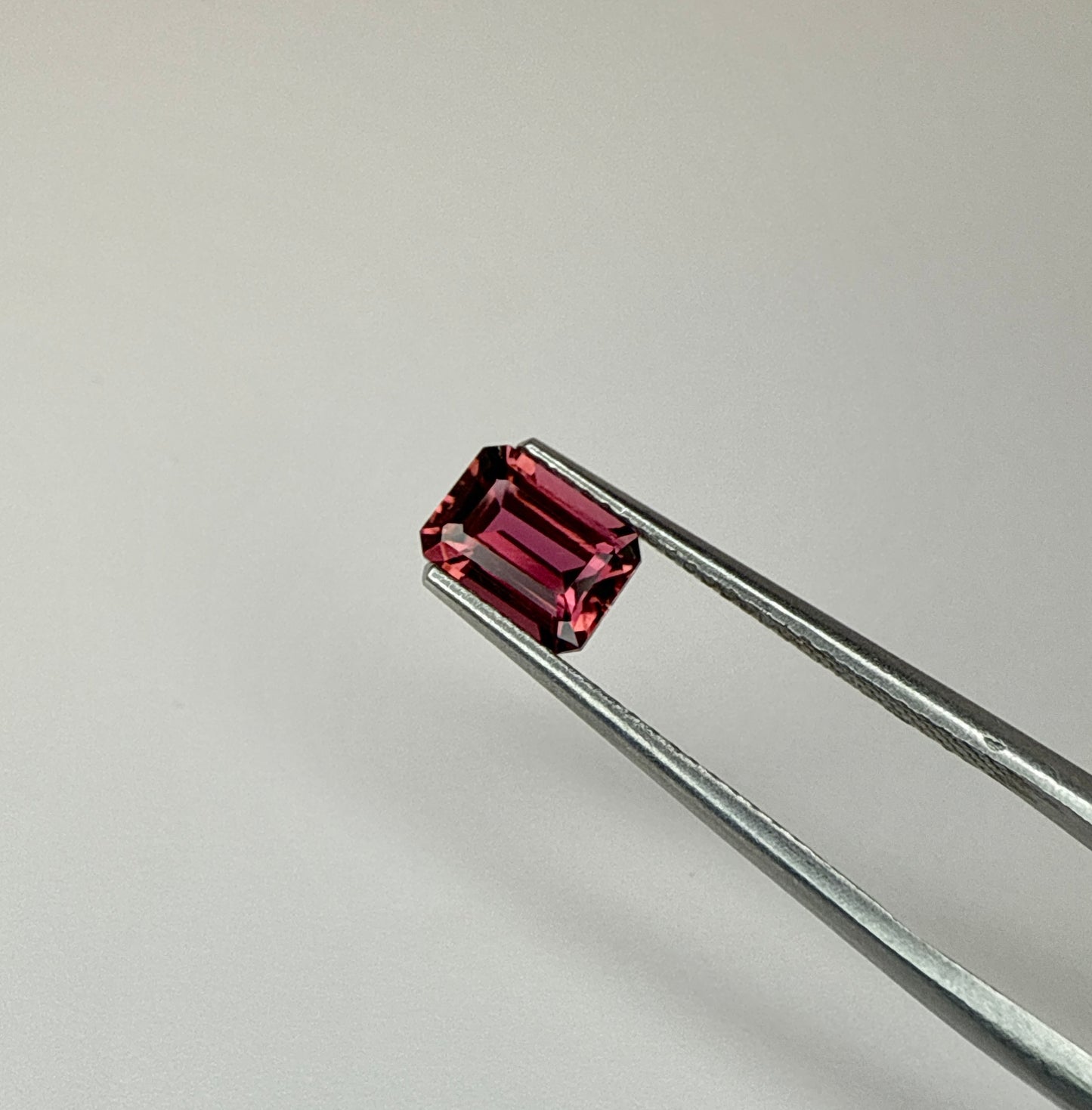 PG-I525-TR-30-EE Tourmaline 5.2 x 7.2 MM Emerald 1.12cts
