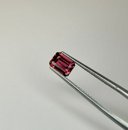 PG-I525-TR-30-EE Tourmaline 5.2 x 7.2 MM Emerald 1.12cts