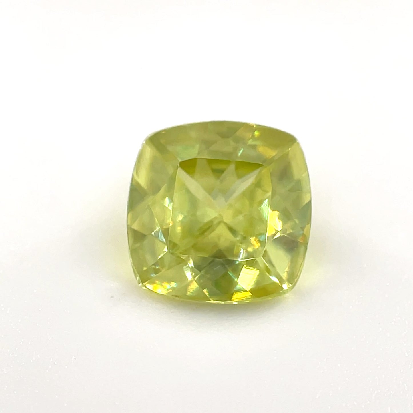 PG-I609-116-WO Zimbabwe Sphene 7.5 MM Sq Cushion 1.75cts