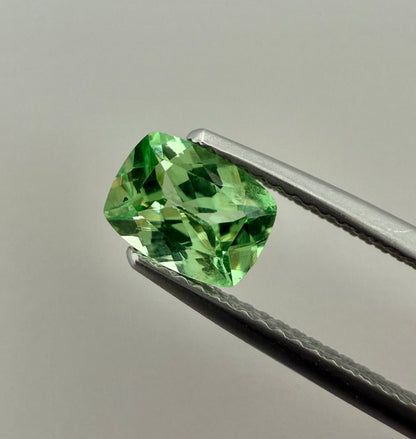 PG-IC552-TSA-6 Tsavorite 5.6 x 7.5 MM Cushion 1.24cts