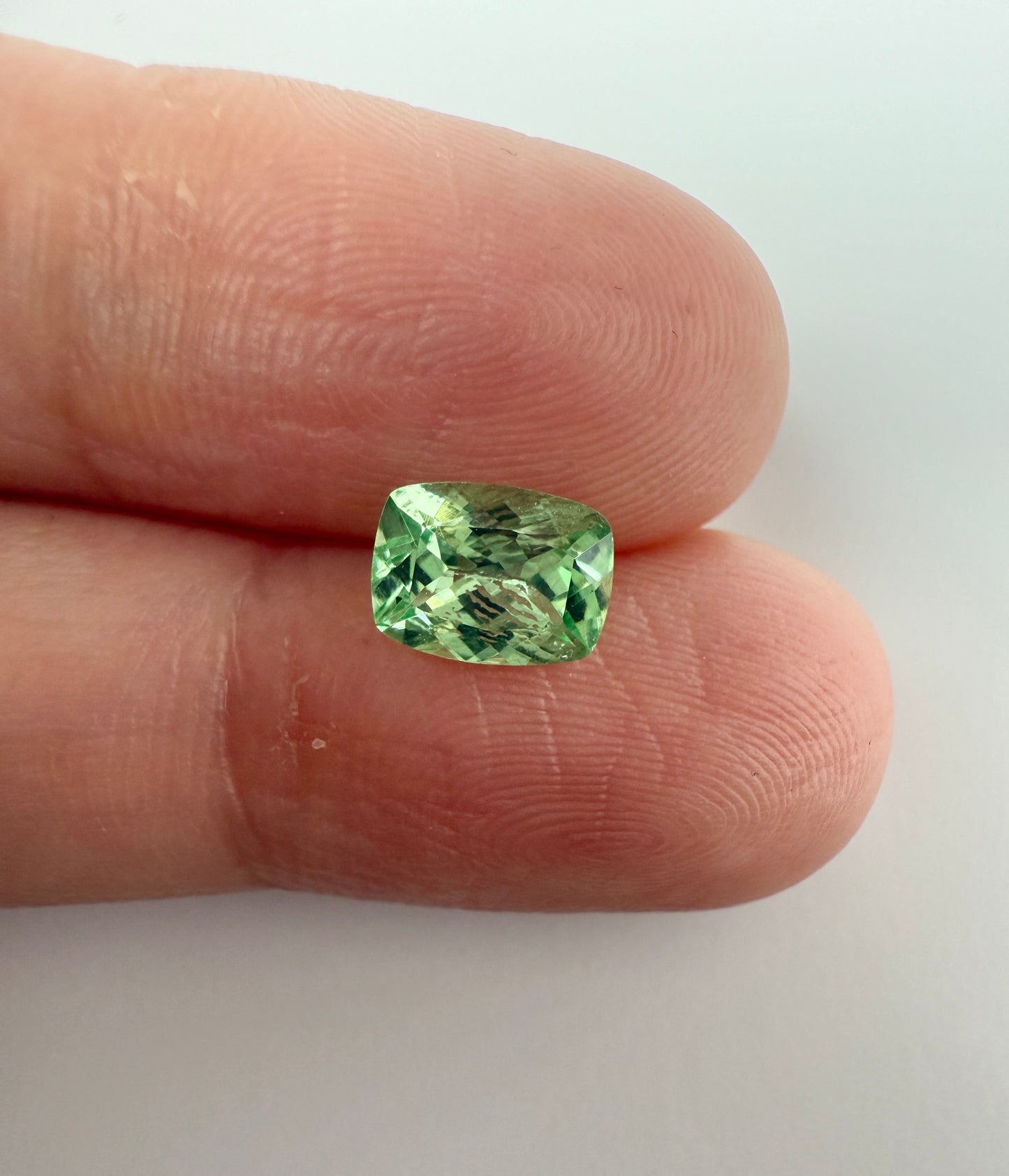PG-IC552-TSA-6 Tsavorite 5.6 x 7.5 MM Cushion 1.24cts