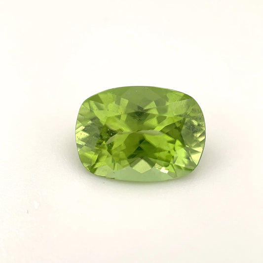 PG-LG5-44-VO Peridot 7.6 x 10.4 MM Cushion 3.14cts