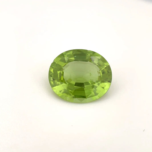 PG-RG3-3-MJ Peridot 9.0 x 10.5 MM Oval 3.36cts
