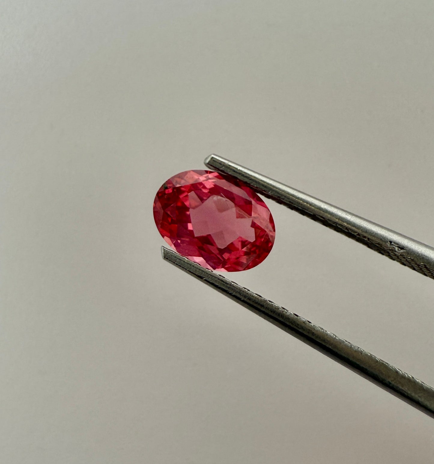 PG-SPBS-2-1 Mahenge Spinel 5.5 x 7.5 MM Oval 1.0cts
