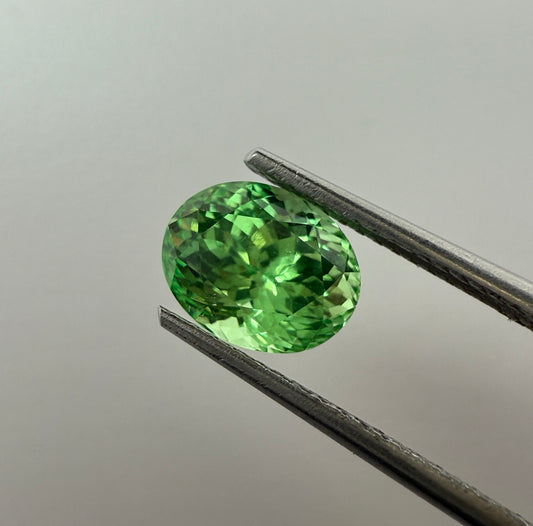 PG-T102-25 Tsavorite 6.3 x 7.9 MM Oval 2.07cts