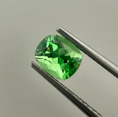 PG-T102-6 Tsavorite 5.4 x 6.5 MM Cushion 1.3cts