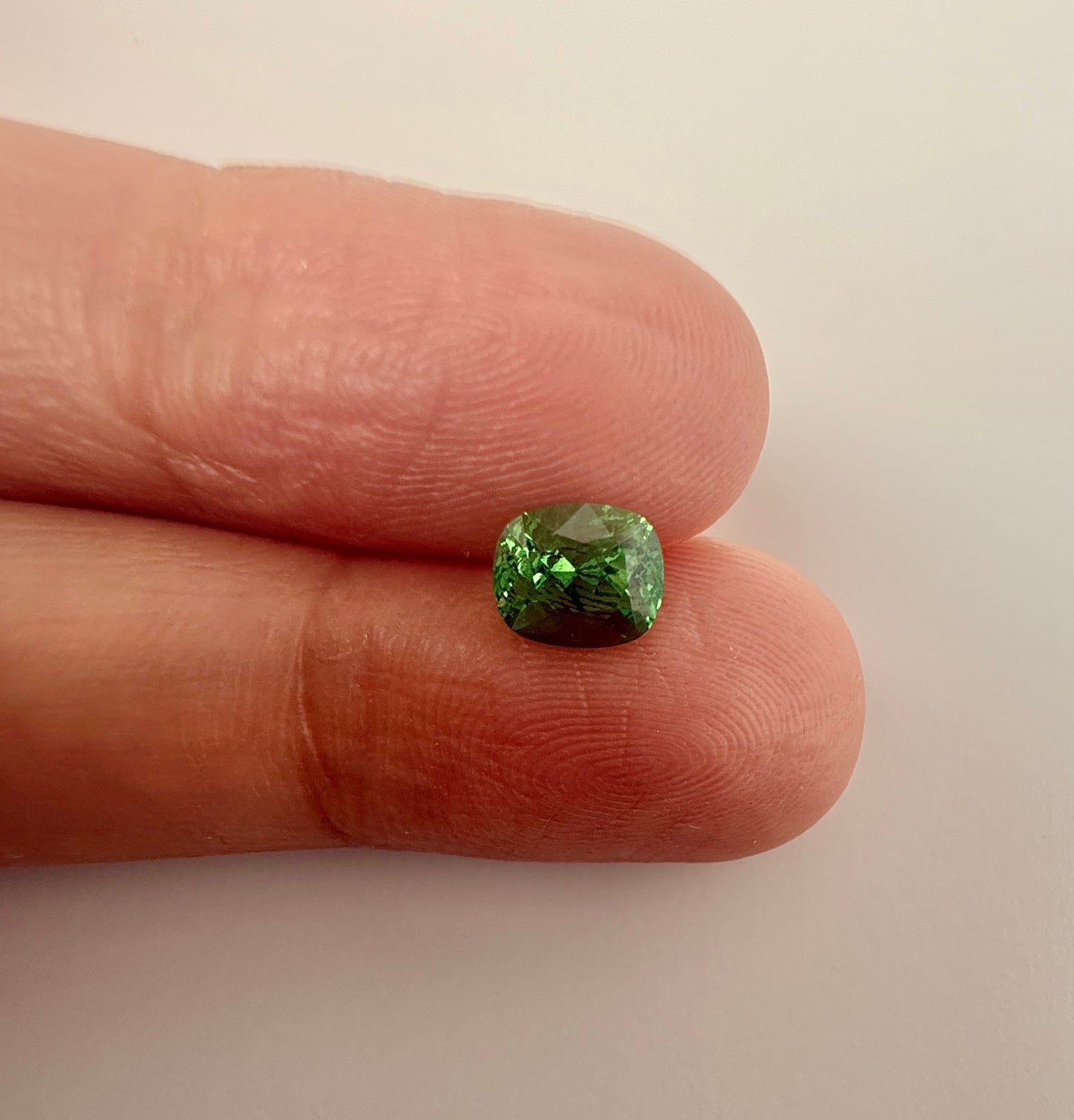 PG-T102-6 Tsavorite 5.4 x 6.5 MM Cushion 1.3cts