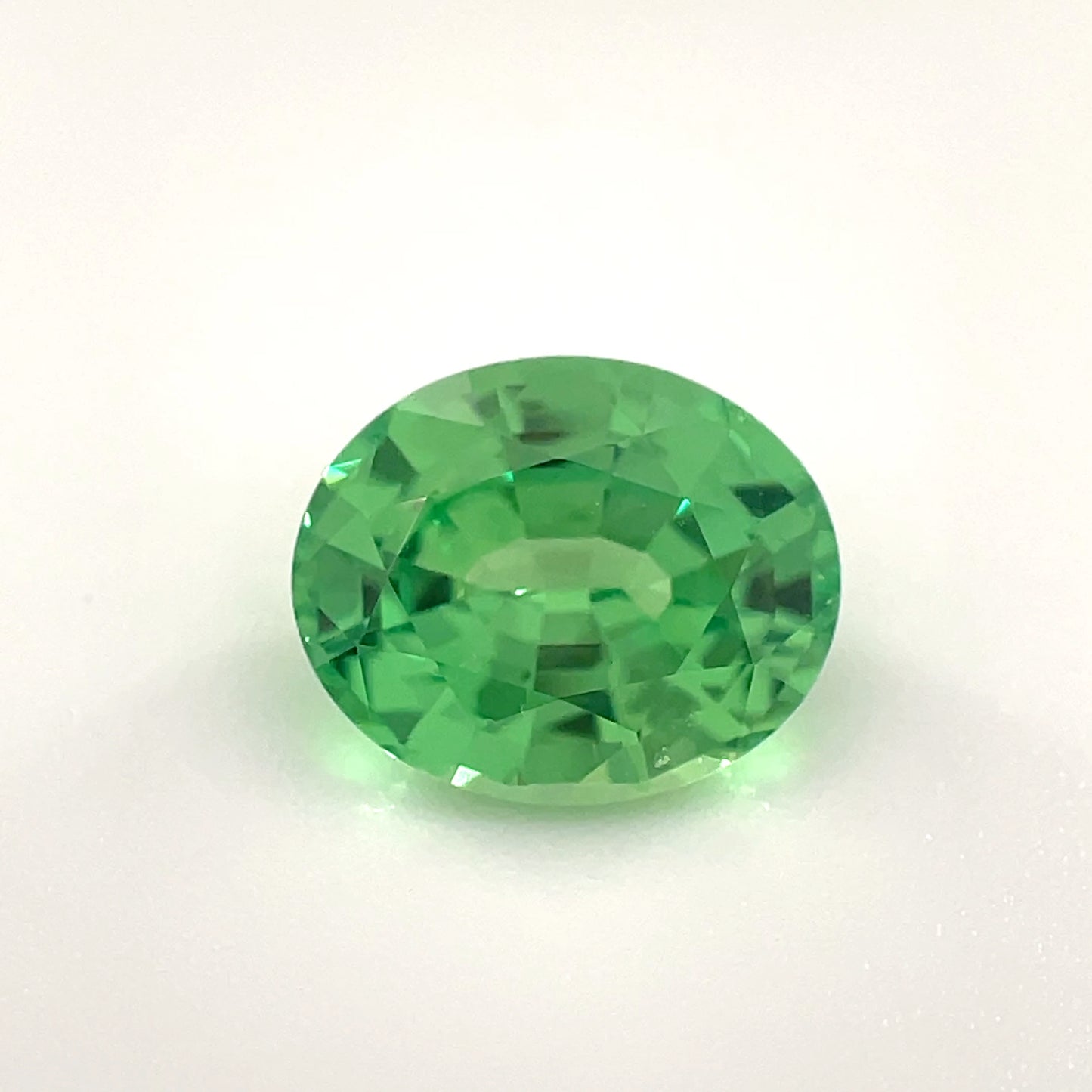 PG-TSABS-65 Tsavorite 6.8 x 8.3 MM Oval 1.92cts