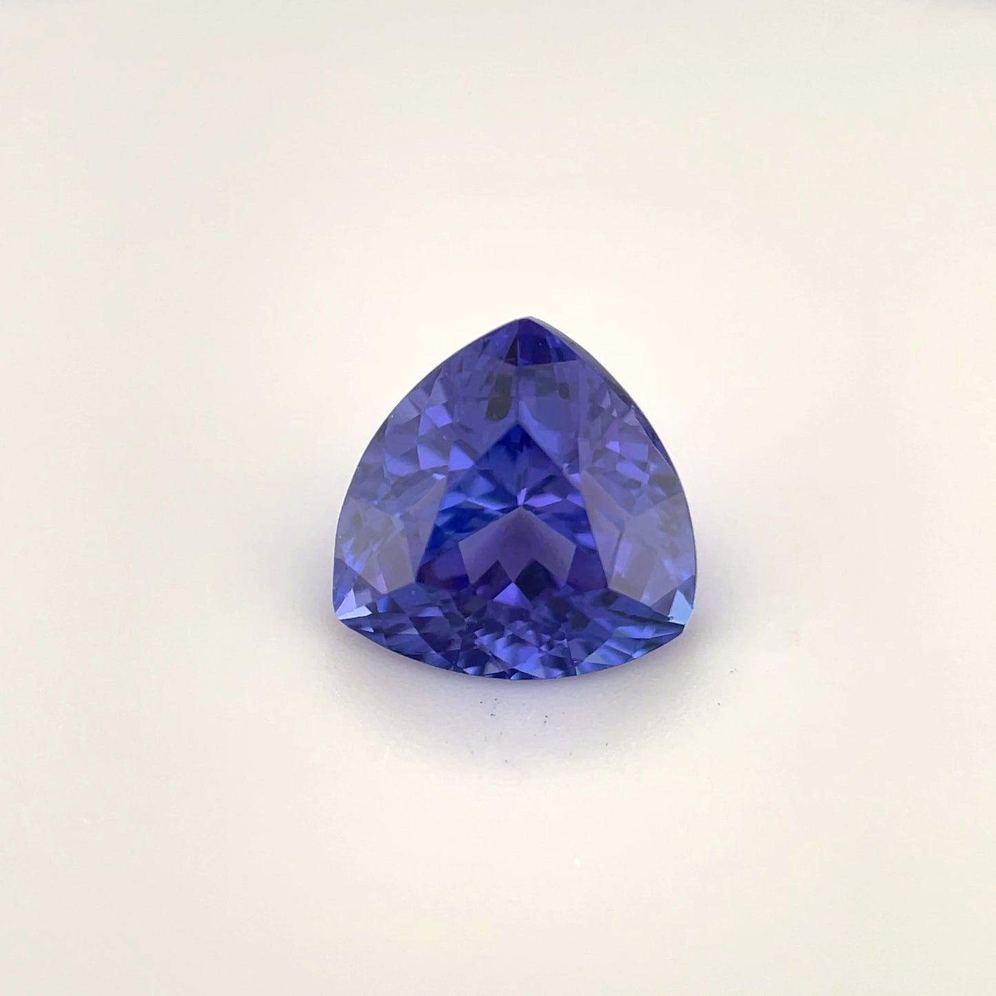 PG-TZ-37 Tanzanite 9 MM Trilliant 3.02cts