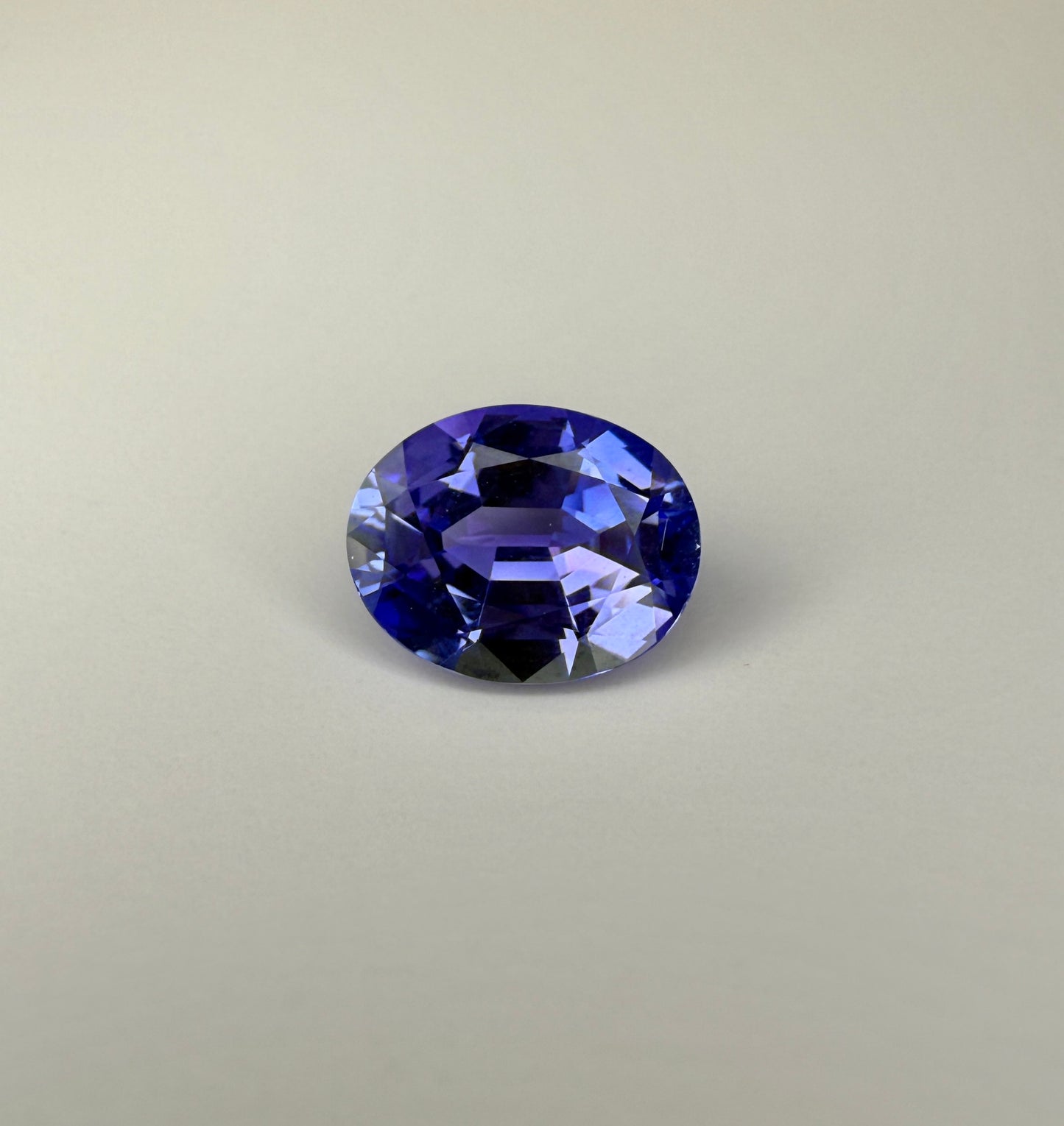 PG-TZBS-70 Tanzanite 8 x 10.2 MM Oval 2.47cts