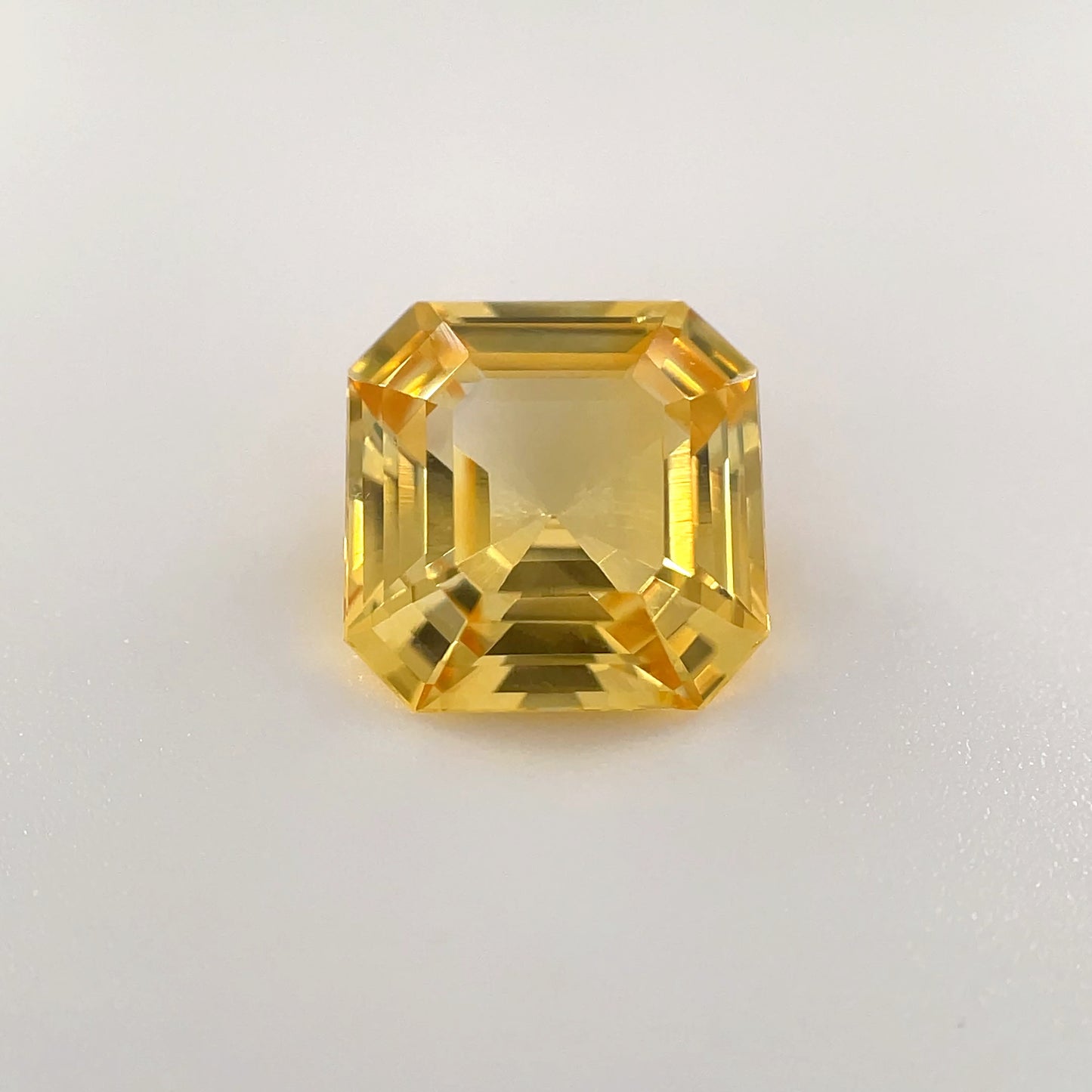 PG-YSABS-57 Yellow Sapphire 8.7 MM Emerald
