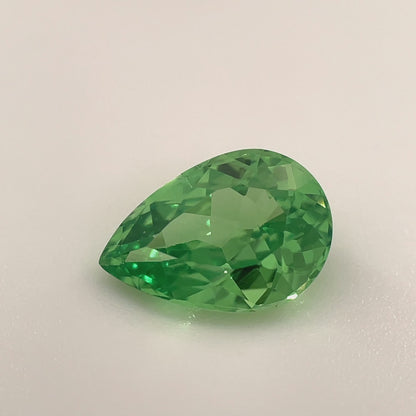 PG-14-36 Tsavorite 6.5 x 9.3 MM Pear