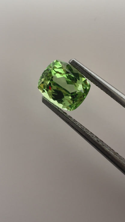 PG-294-1-3 Tsavorite 5.1 x 6.1 MM Cushion 1.01cts