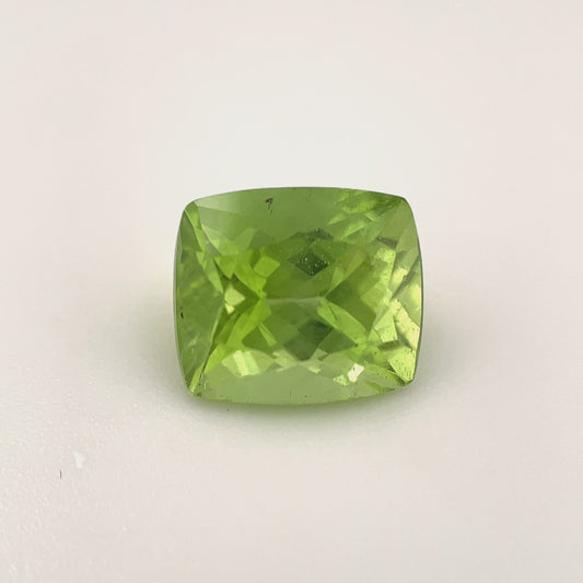 PG-LG4-27-WOX Peridot 7.8 x 9 MM Cushion 3.32cts