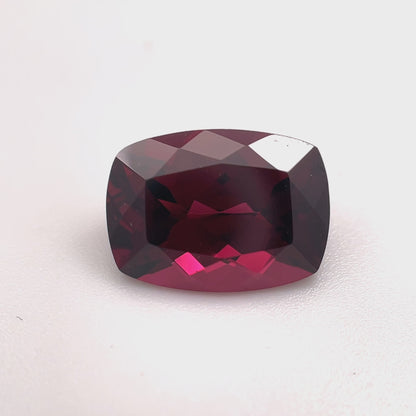 PG-179-76-MW Rhodolite Garnet 8 x 11 MM Cushion