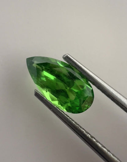 PG-292-24-2 Tsavorite 5.1 x 9.9 MM Pear 1.34cts