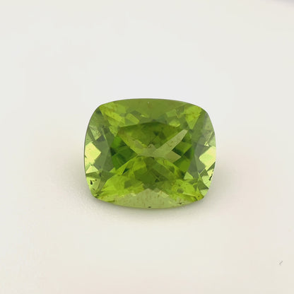 PG-RGT-24-VOX Burmese Peridot 9 x 10.9 MM Cushion 4.55cts