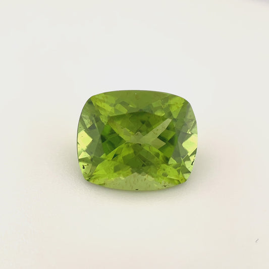 PG-RGT-24-VOX Burmese Peridot 9 x 10.9 MM Cushion 4.55cts