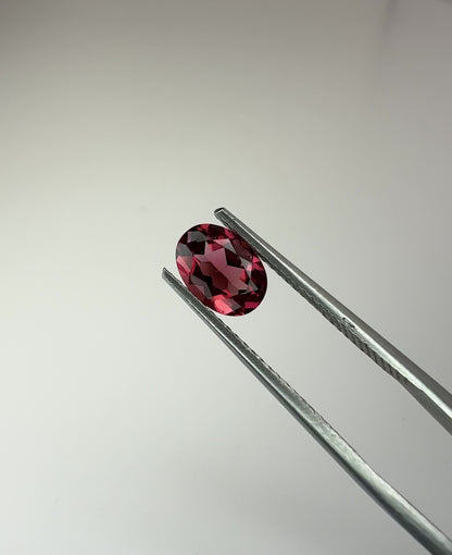 PG-E-37-MJ Tourmaline 5.5 x 7.5 MM Oval 1.02cts