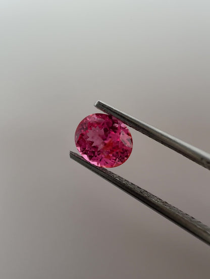 PG-309-2-1 Mahenge Spinel 5.5 x 6.4 MM Oval 1.0cts