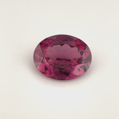 PG-28-61-OS Rhodolite Garnet 7.5 x 9.5 MM Oval