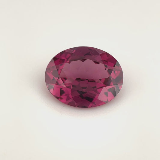 PG-28-61-OS Rhodolite Garnet 7.5 x 9.5 MM Oval