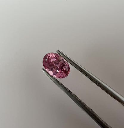PG-107-80 Mahenge Spinel 5.2 X 7.4 MM Oval 1.12cts