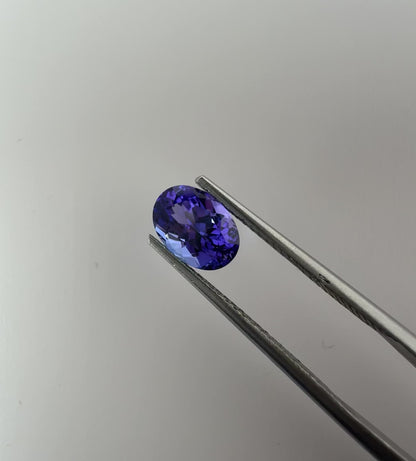 PG-AM7-9-1 Tanzanite 5.5 x 7.8 MM Oval 1.3cts