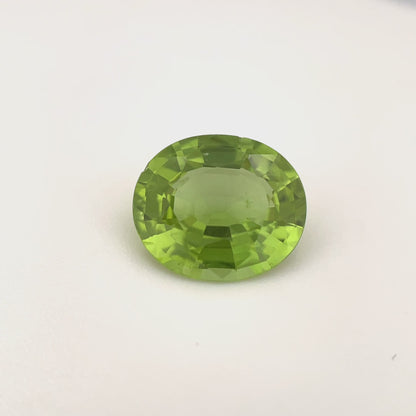PG-RG3-3-MJ Peridot 9.0 x 10.5 MM Oval 3.36cts