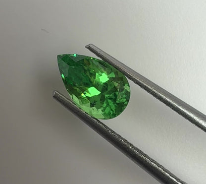 PG-282-12-3 Tsavorite 5.6 x 8.8 MM Pear 1.56cts