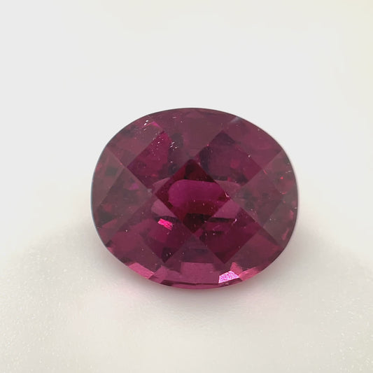 PG-139-139-MJ Rhodolite Garnet 9.4 x 10.3 MM Oval