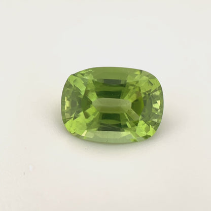 PG-RG3-7-MJ Peridot 7.7 x 10.4 MM Cushion 3.1cts