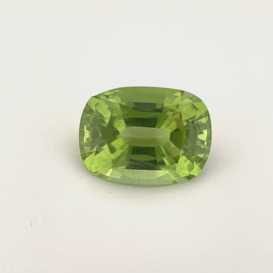 PG-RG3-7-MJ Peridot 7.7 x 10.4 MM Cushion 3.1cts