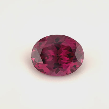 PG-101-55-MW Rhodolite Garnet 7.1 x 9.0 MM Oval