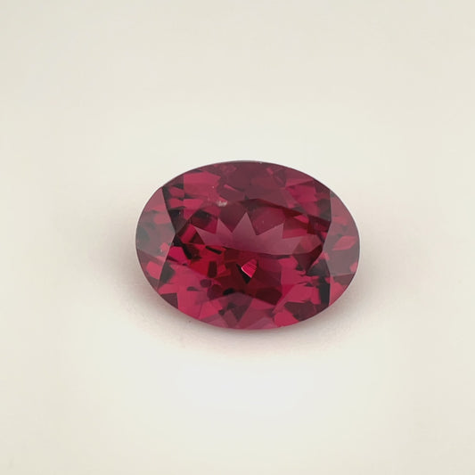 PG-28-76-OS Rhodolite Garnet 6.8 x 8.9 MM Oval