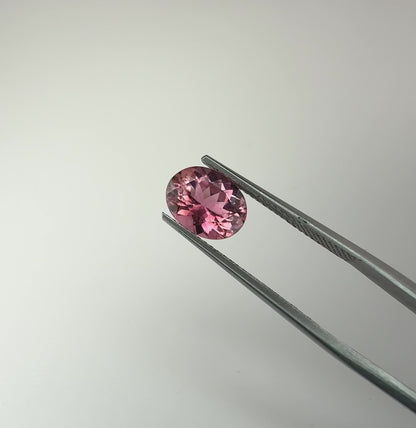 PG-I525-TR-22-EE Tourmaline 7.4 x 9.4 MM Oval 2.34cts