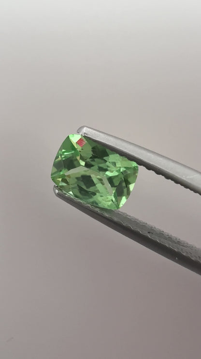 PG-IC552-TSA-6 Tsavorite 5.6 x 7.5 MM Cushion 1.24cts