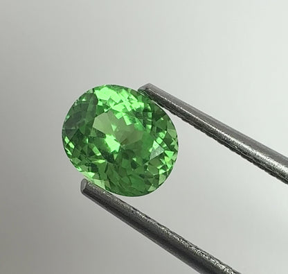 PG-311-68-1 Tsavorite 5.6 x 6.6 MM Oval 1.21cts