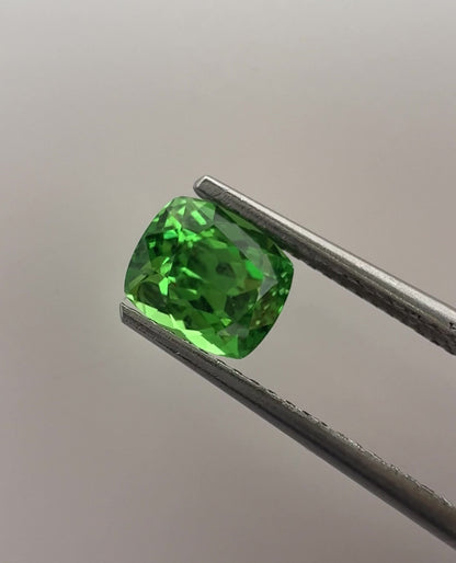 PG-312-96-1 Tsavorite 5.6 x 6.6 MM Cushion 1.34cts