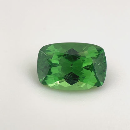 PG-292-39-2 Tsavorite 5.6 x 8.1 MM Cushion